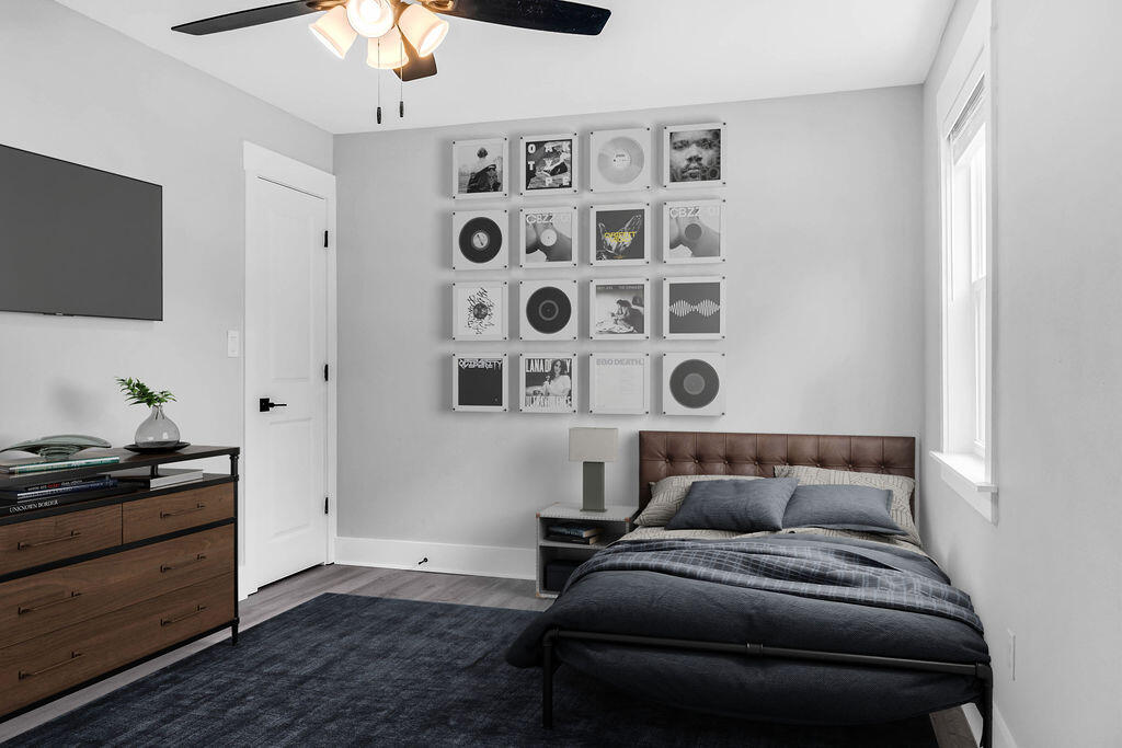 5742 Mt Olive Road Crestview, FL 32539 - Photo 32 of 59 a living room with furniture and a flat screen tv