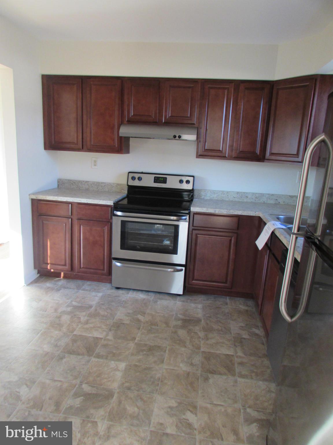 16708 Dale Court Accokeek, MD 20607 - Photo 2 of 15 Kitchen