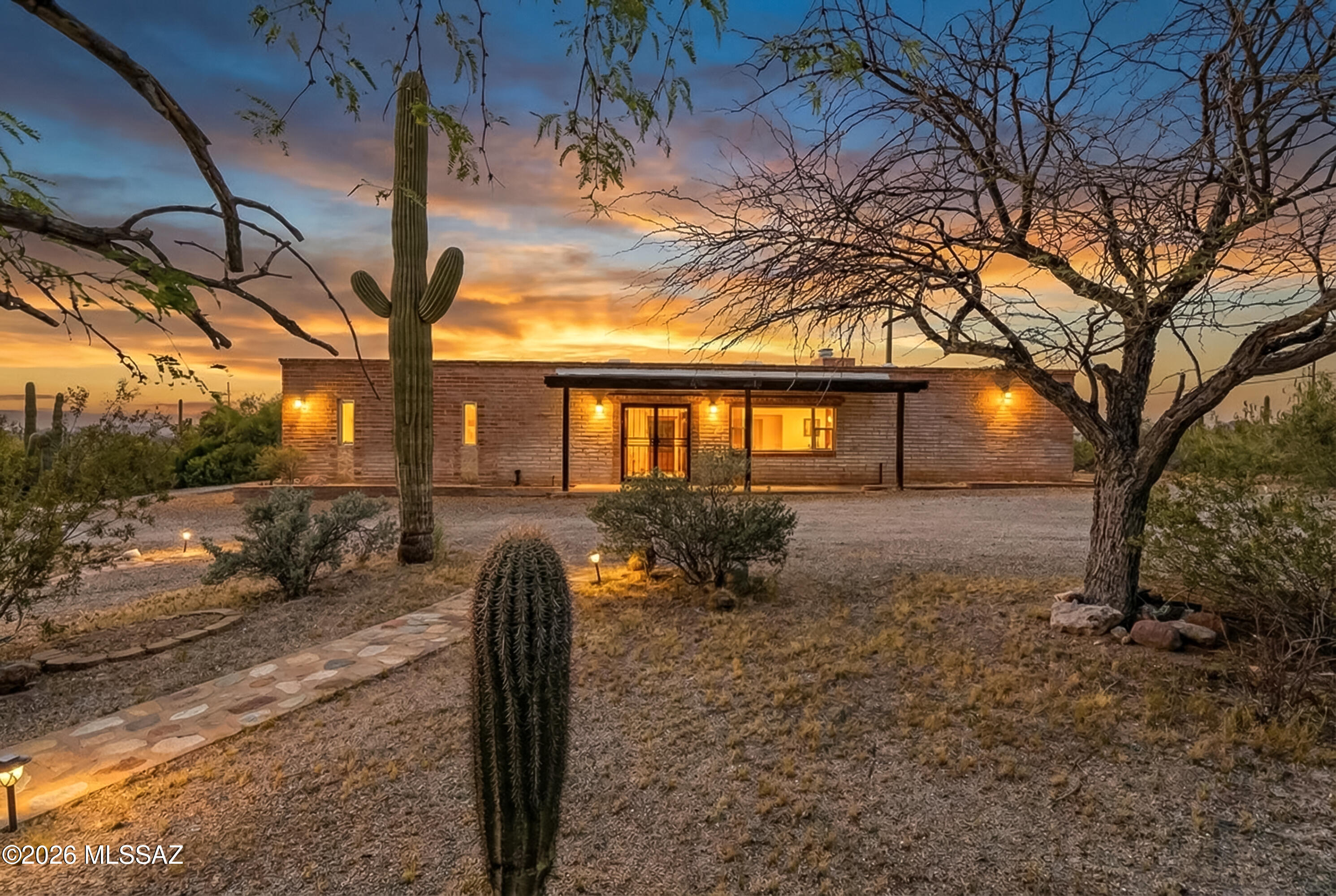 7005 North Wade Road Tucson, AZ 85743 - Photo 1 of 50 Front