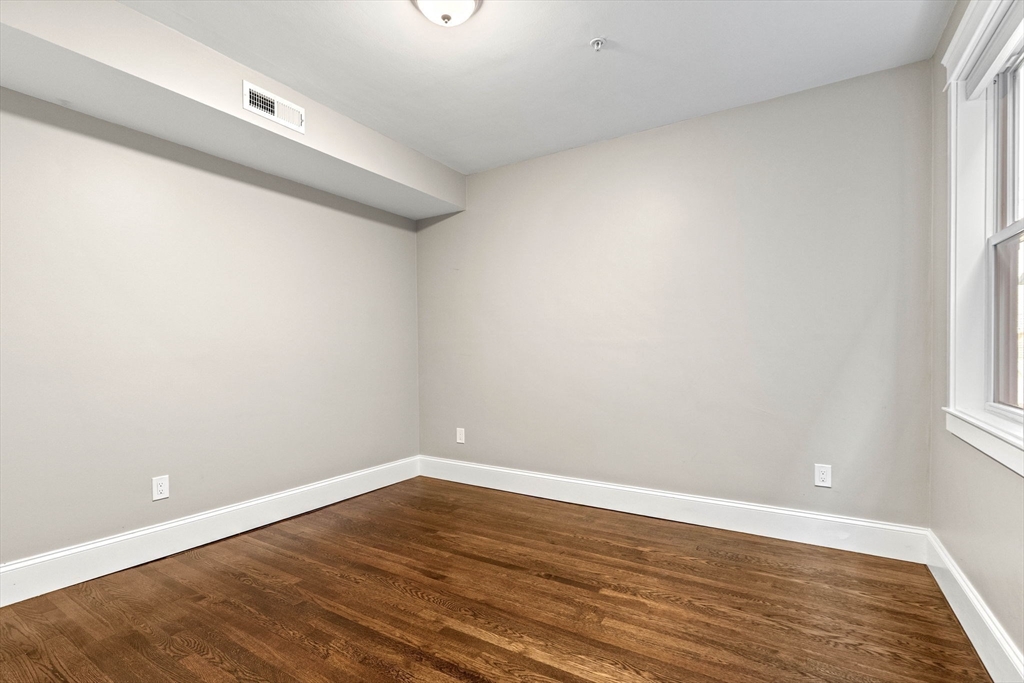 251 Rantoul Street, Unit 1 Beverly, MA 01915 - Photo 29 of 40 Gallery Image 29