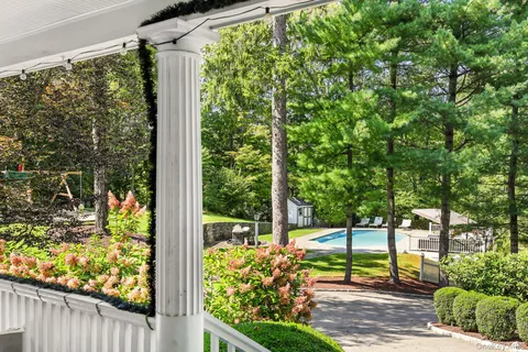 $2,750,000 | 276 Quaker Road, Chappaqua, NY 10514