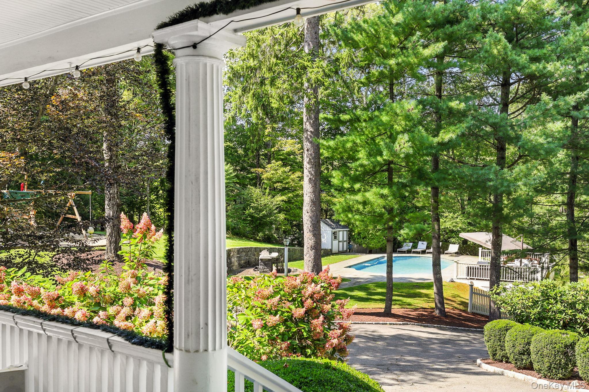 276 Quaker Road Chappaqua, NY 10514 - Photo 3 of 41