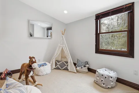 $2,750,000 | 276 Quaker Road, Chappaqua, NY 10514