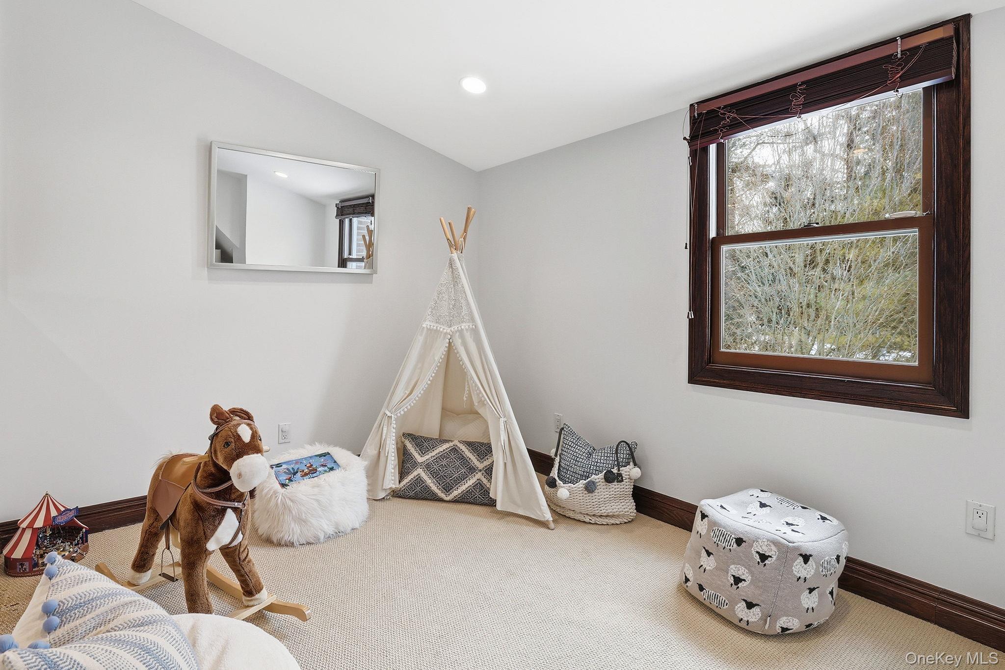 276 Quaker Road Chappaqua, NY 10514 - Photo 37 of 41