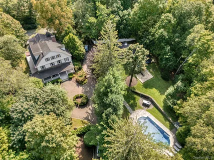 $2,750,000 | 276 Quaker Road, Chappaqua, NY 10514