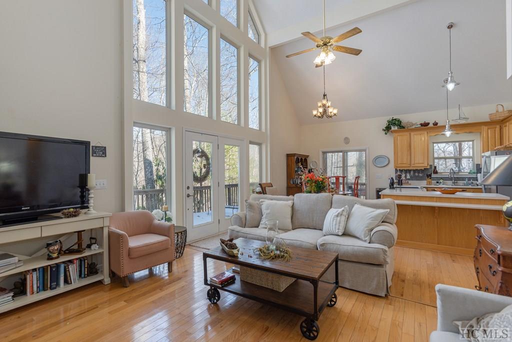 4 Eagle Ridge Road Sapphire, NC 28774 - Photo 7 of 39 Gallery Image 7
