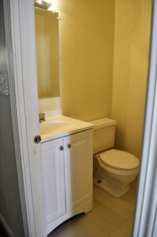46 Tinson Road, Unit 4 Quincy, MA 02169 - Photo 12 of 30 Gallery Image 12