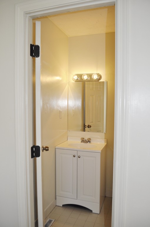 46 Tinson Road, Unit 4 Quincy, MA 02169 - Photo 21 of 30 Gallery Image 21