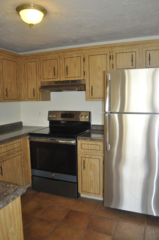 46 Tinson Road, Unit 4 Quincy, MA 02169 - Photo 8 of 30 Gallery Image 8