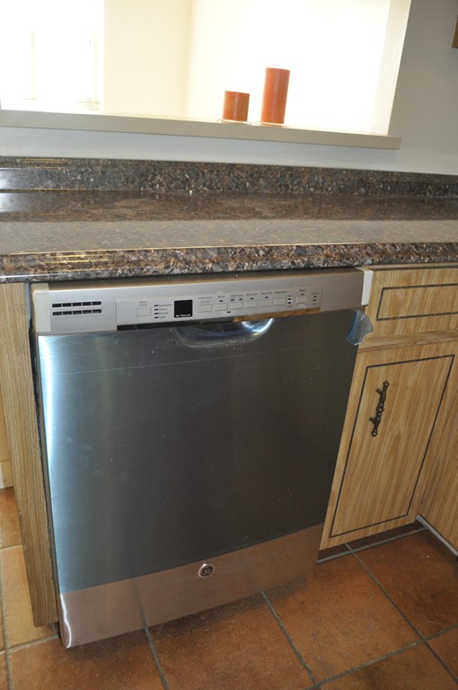 46 Tinson Road, Unit 4 Quincy, MA 02169 - Photo 9 of 30 Gallery Image 9