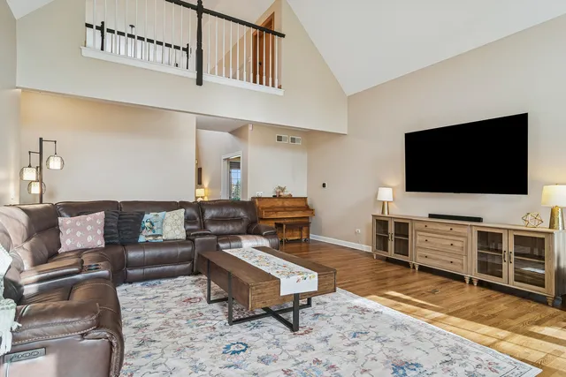 $750,000 | 614 Birch Hollow Drive, Antioch, IL 60002