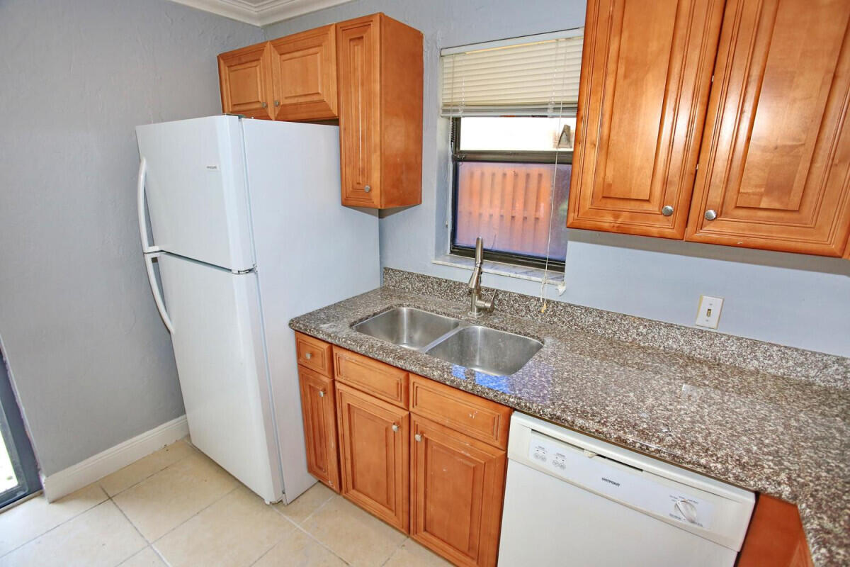 7531 Courtyard Run East Boca Raton, FL 33433 - Photo 8 of 24 9