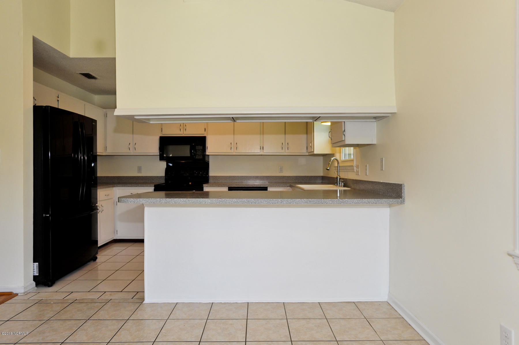 530 Shadowridge Road Jacksonville, NC 28546 - Photo 20 of 39 060 Bar
