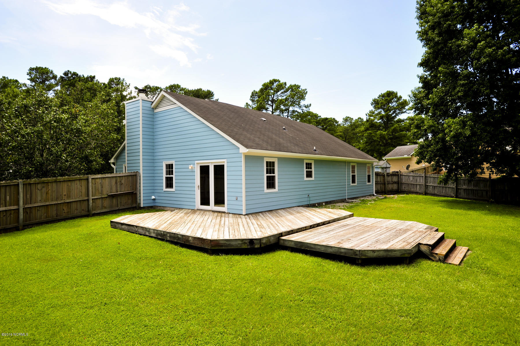 530 Shadowridge Road Jacksonville, NC 28546 - Photo 5 of 39 010 Rear Lt