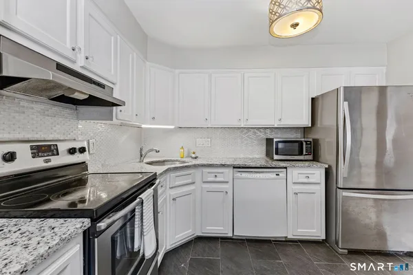 $3,200 | 22 Radio Place, Unit 8, Stamford, CT 06906