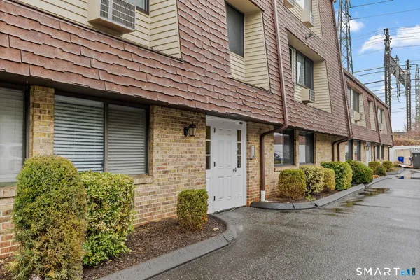 $3,200 | 22 Radio Place, Unit 8, Stamford, CT 06906