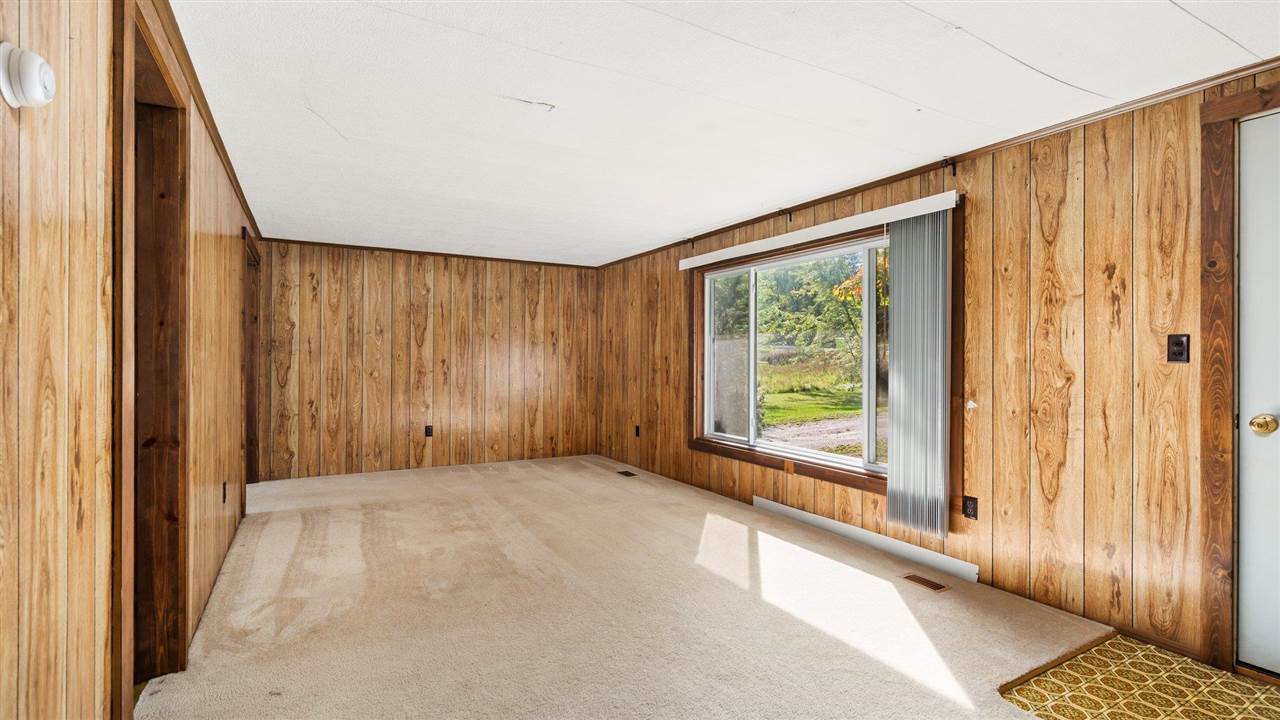 546 North Rusch Road Traverse City, MI 49696 - Photo 4 of 34 1894033-3.JPG