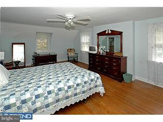 204 Berkeley Road Glenside, PA 19038 - Photo 6 of 11 Gallery Image 6