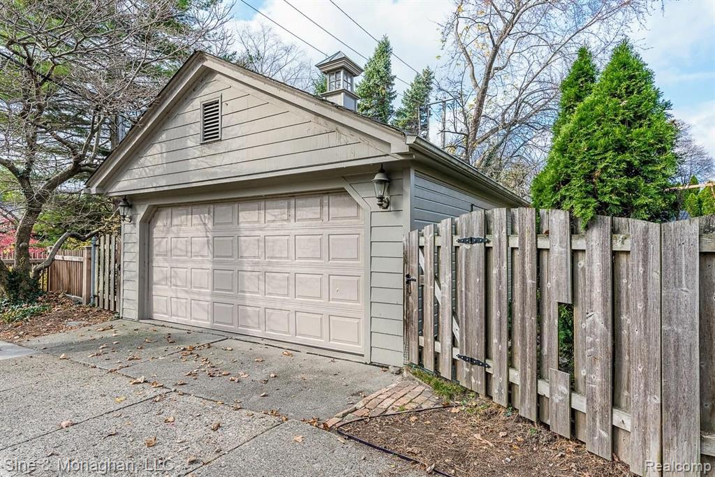 251 Moran Road Grosse Pointe Farms, MI 48236 - Photo 43 of 47