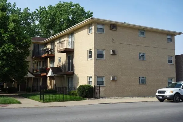 $1,850 | 3150 North Neva Avenue, Unit 3C, Chicago, IL 60634