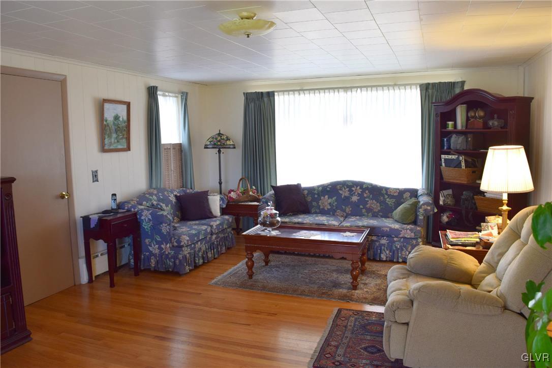 408 Fox Gap Road Bangor, PA 18013 - Photo 5 of 28 Gallery Image 5