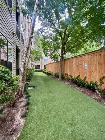 $2,284 | 306 McGowen Street, Unit 1126, Houston, TX 77006
