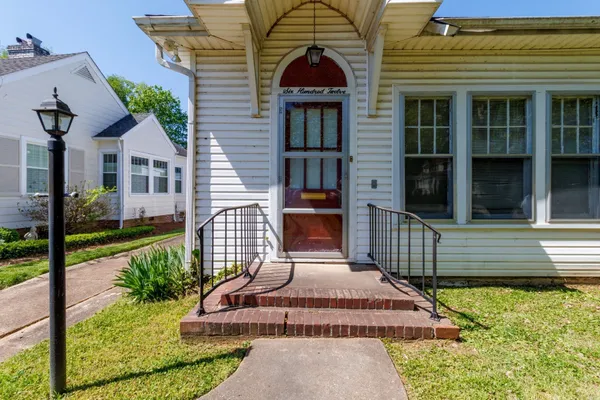 $325,000 | 612 Anderson Drive, Clarksville, TN 37040
