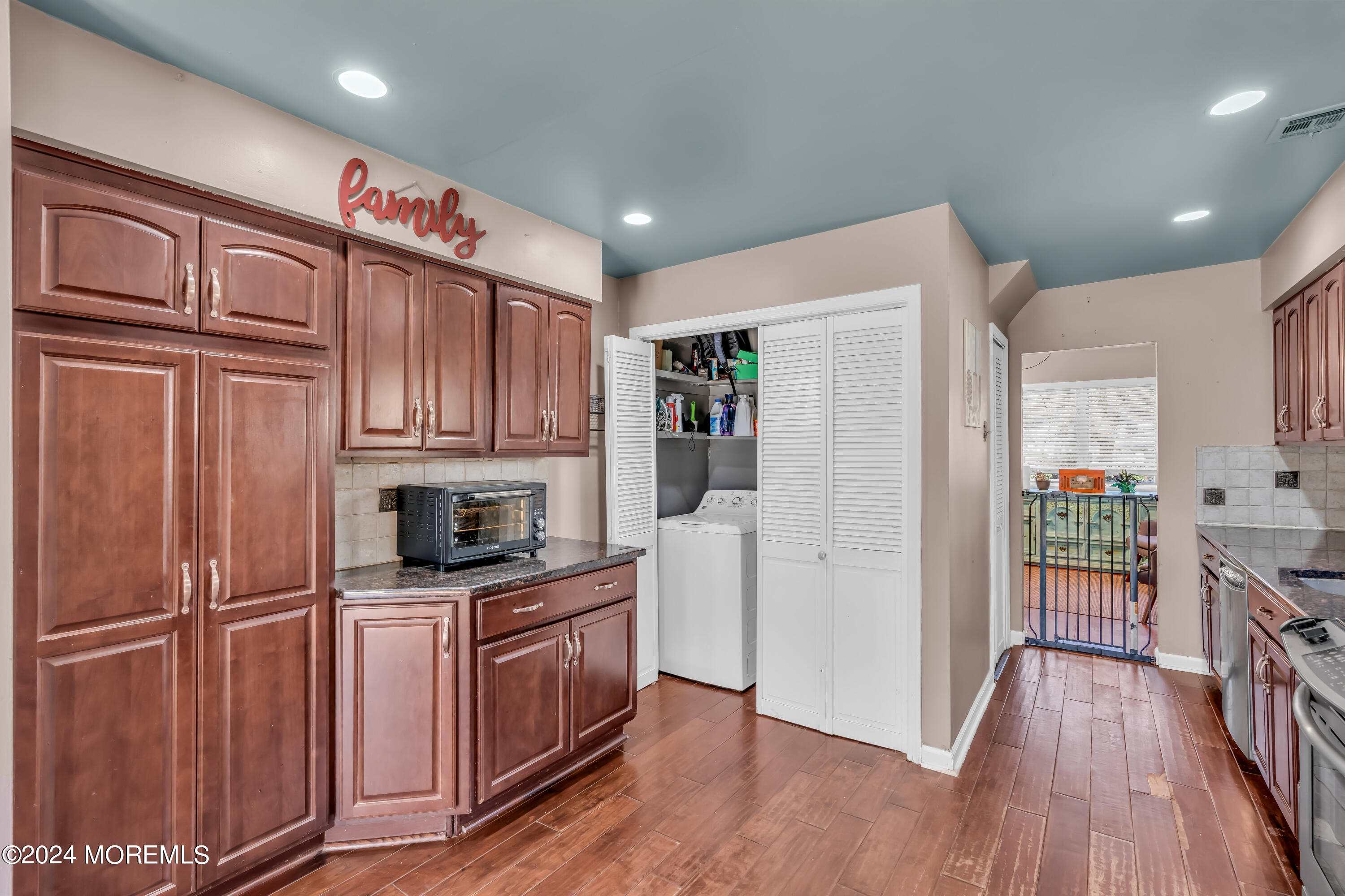 293 Broad Street Matawan, NJ 07747 - Photo 13 of 29 Kitchen4