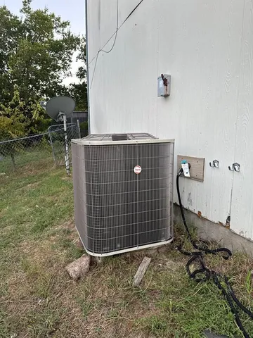a view of a yard with street
