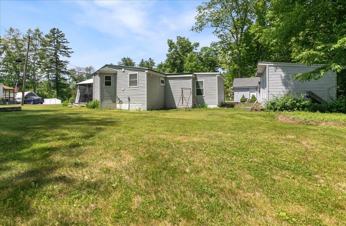 22 Collettes Grove Road Derry, NH 03038 - Photo 3 of 23