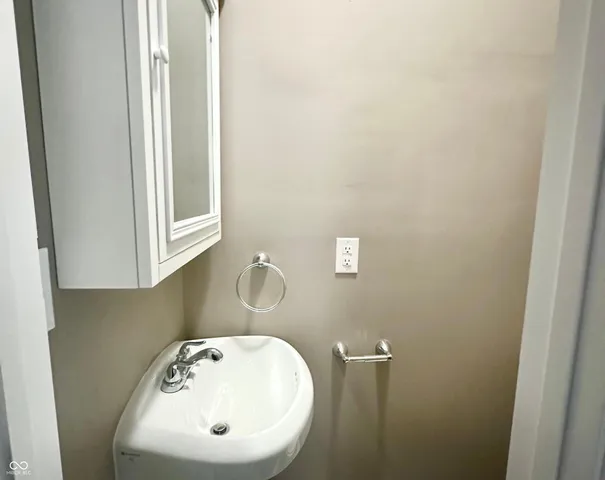 $141,999 | 416 North Mulberry Street, Muncie, IN 47305