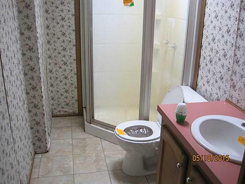 196 Whiteshill Road Rochester, PA 15074 - Photo 3 of 10 Full Bath.