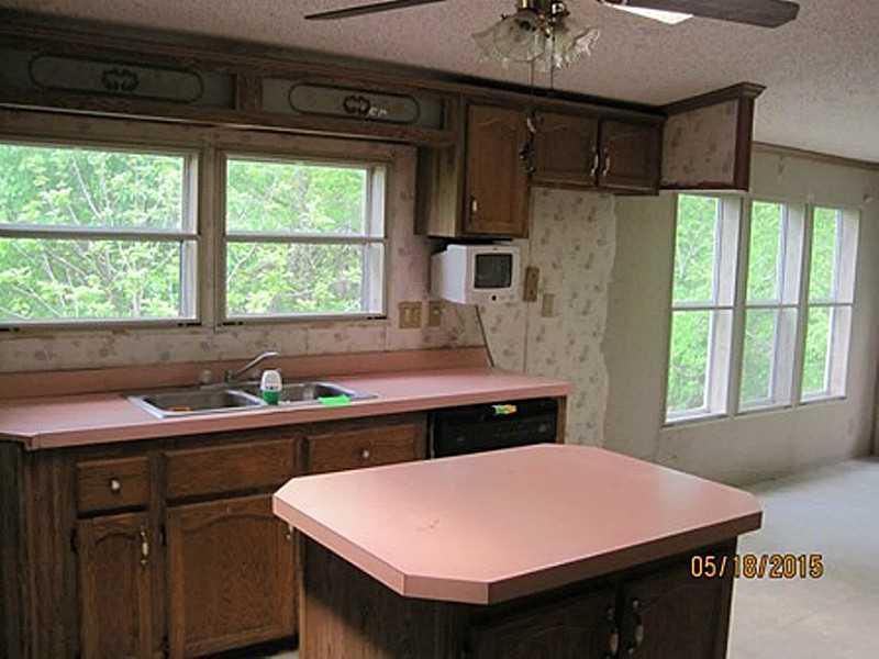 196 Whiteshill Road Rochester, PA 15074 - Photo 6 of 10 Kitchen.