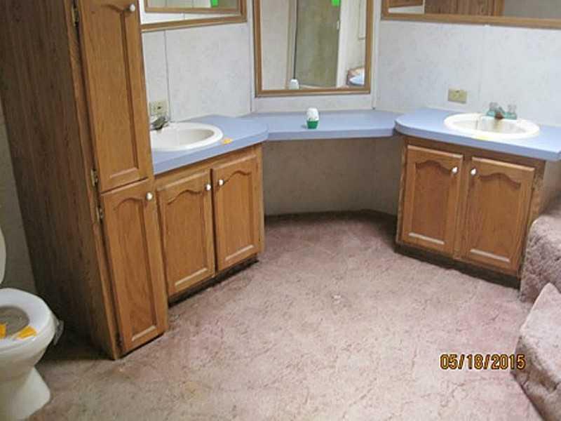196 Whiteshill Road Rochester, PA 15074 - Photo 10 of 10 Full Bath.