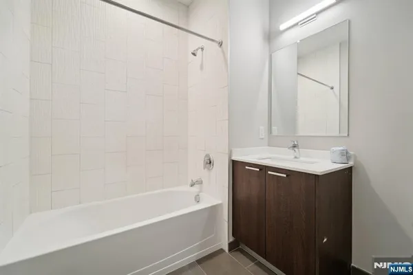 $3,950 | 295 Polifly Road, Unit 608, Hackensack, NJ 07601