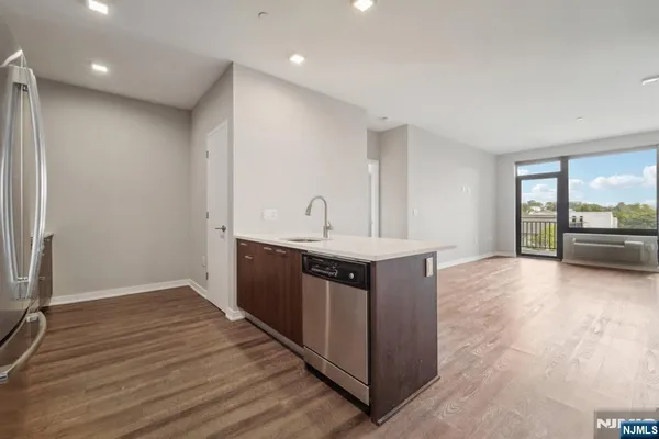 $3,950 | 295 Polifly Road, Unit 608, Hackensack, NJ 07601