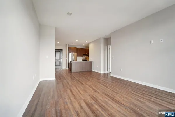 $3,950 | 295 Polifly Road, Unit 608, Hackensack, NJ 07601