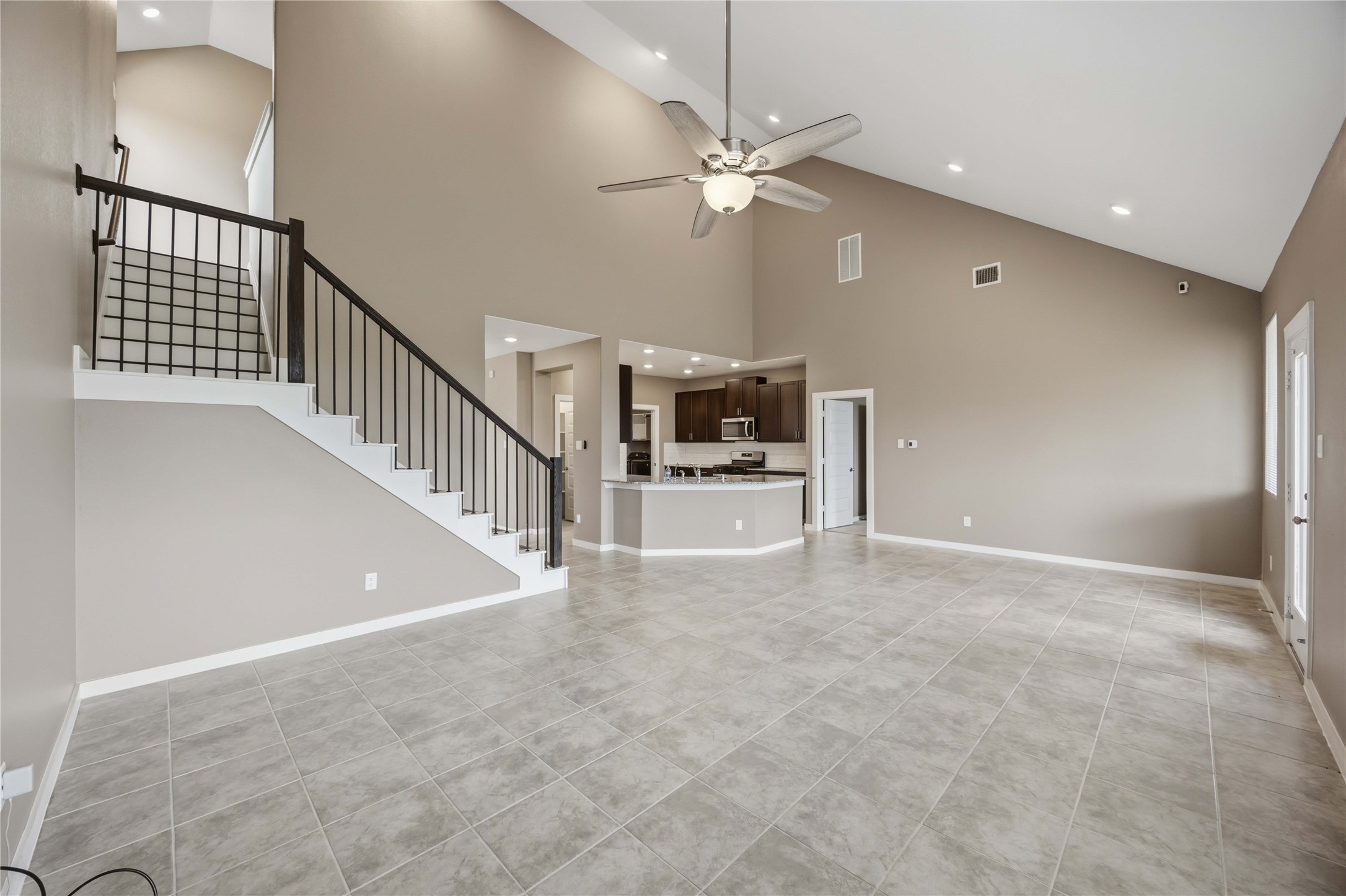 1239 Cascade Hls Drive Rosharon, TX 77583 - Photo 9 of 30 Gallery Image 9