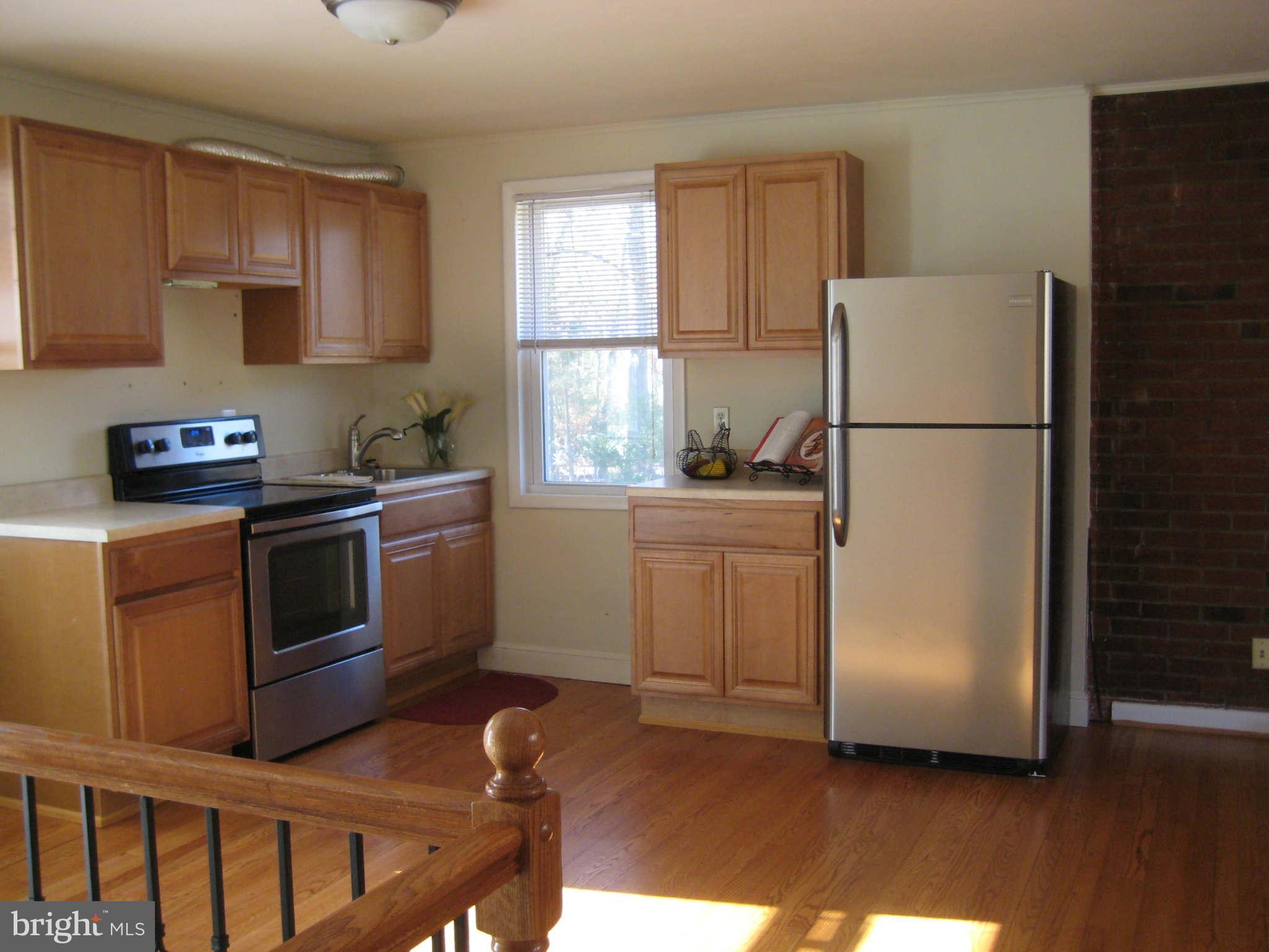 12221 Popes Head Road Fairfax, VA 22030 - Photo 3 of 29 Kitchen