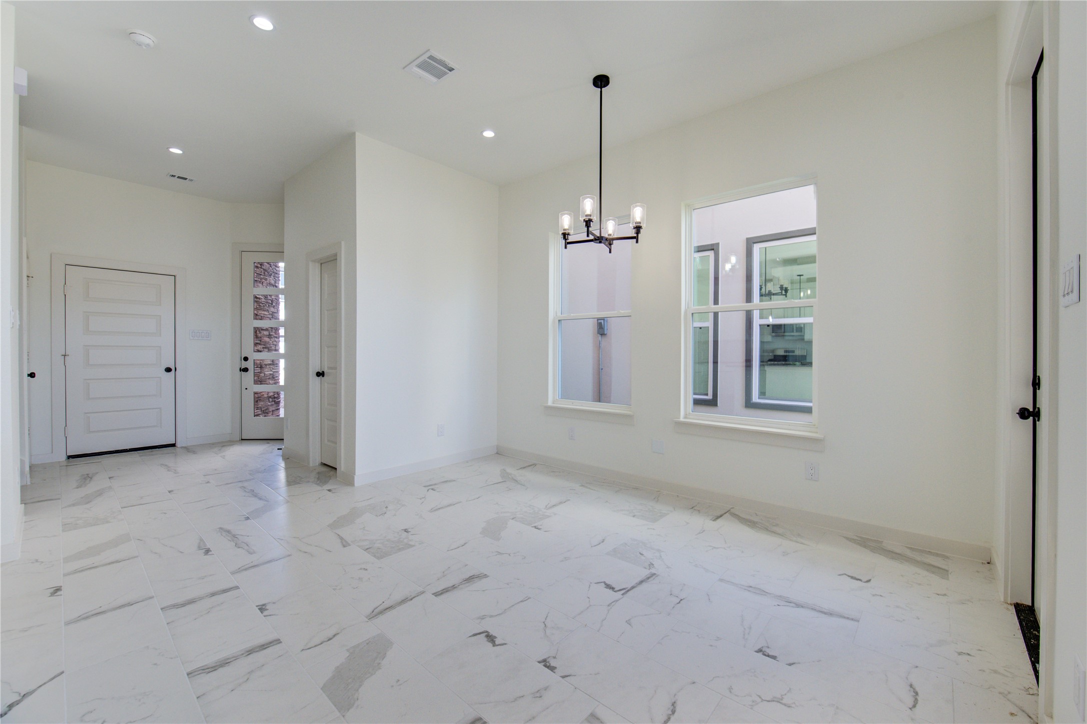 2931 El Fenice Lane Houston, TX 77057 - Photo 37 of 46 a view of an empty room with a window
