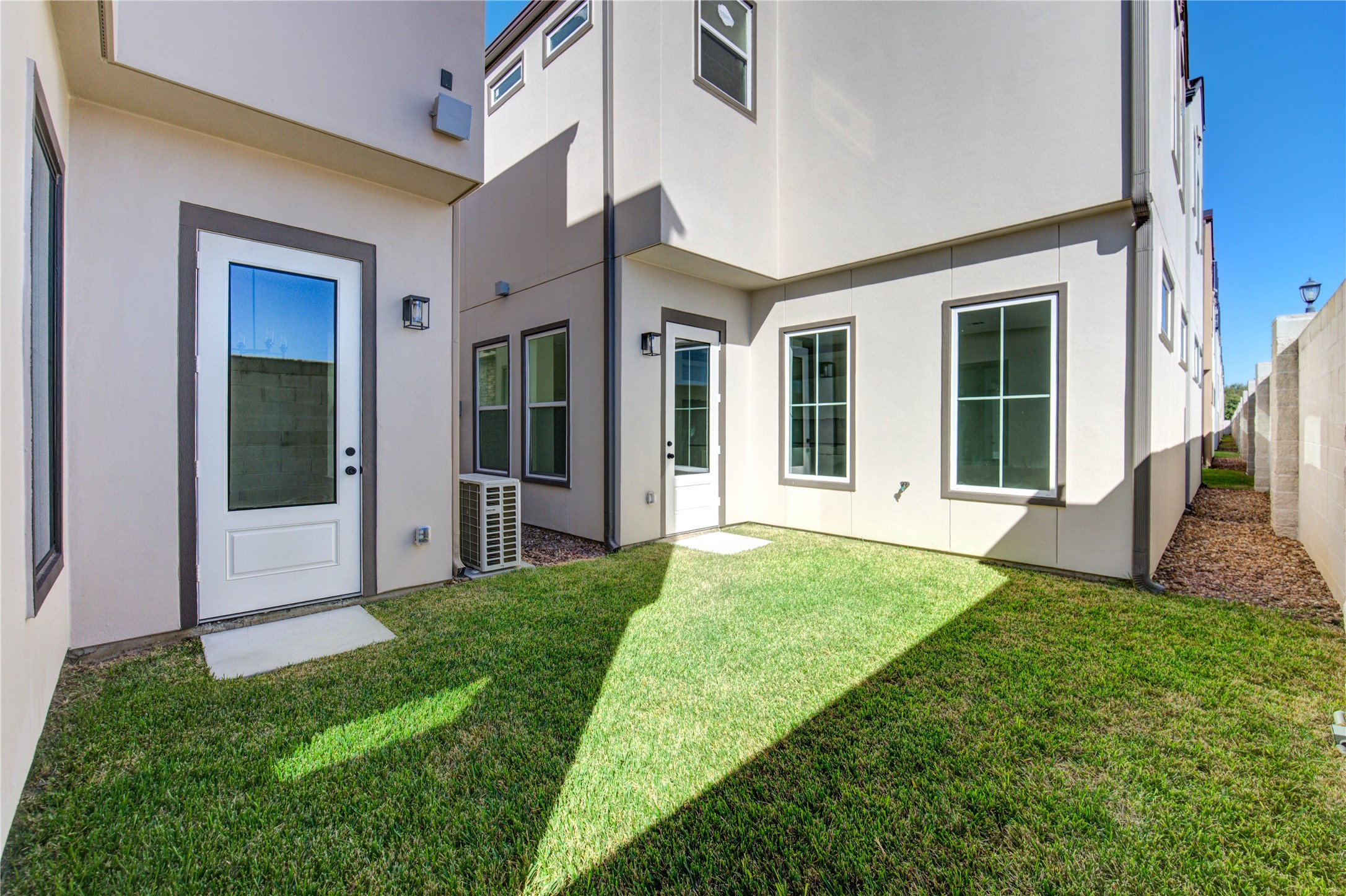 2931 El Fenice Lane Houston, TX 77057 - Photo 43 of 46 front view of a house with a yard