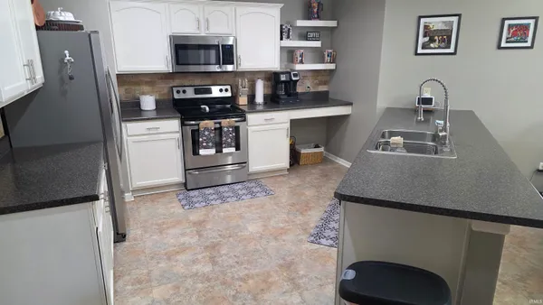 $350,000 | 765 Country Gate Drive, Whiteland, IN 46184