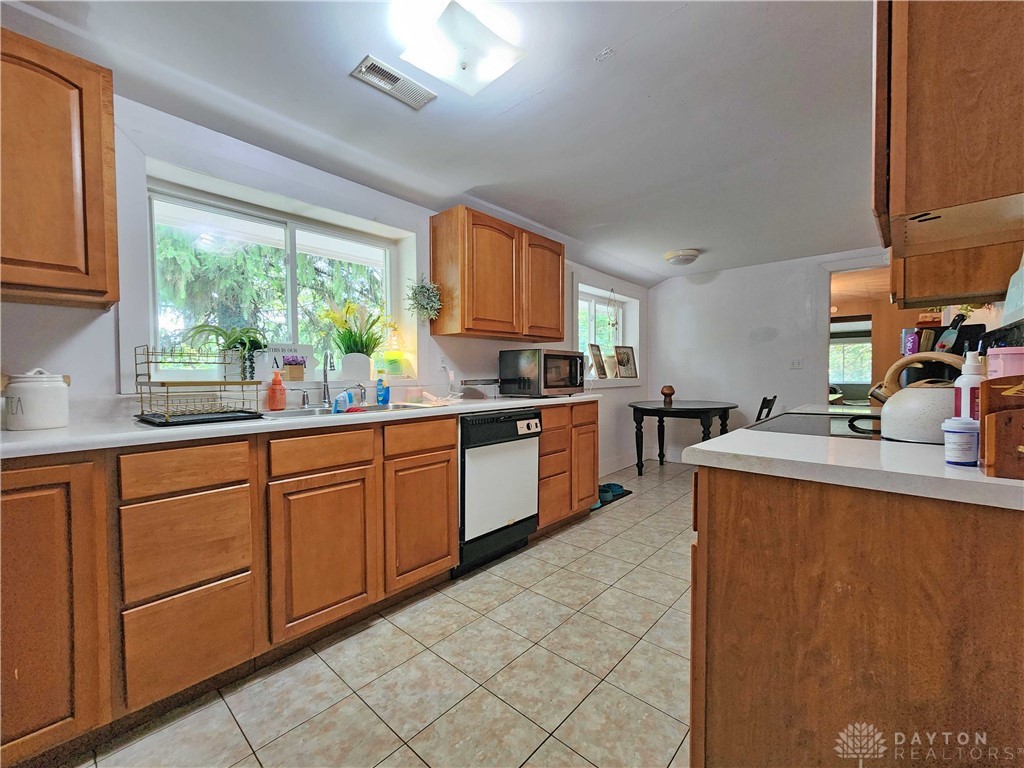 621 Quarry Road Jamestown, OH 45335 - Photo 20 of 61 Gallery Image 20