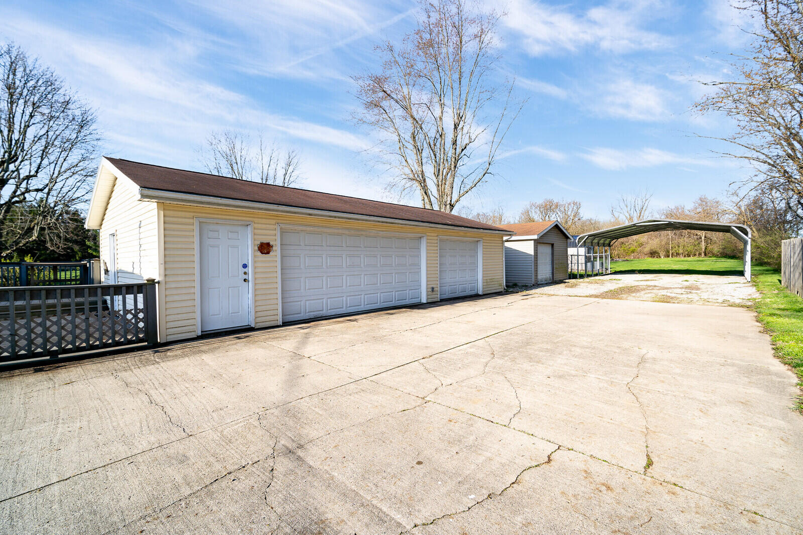 1135 Shrine Road Springfield, OH 45504 - Photo 3 of 35
