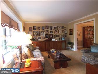 5 Wyndham Road Voorhees, NJ 08043 - Photo 2 of 12 Living Room