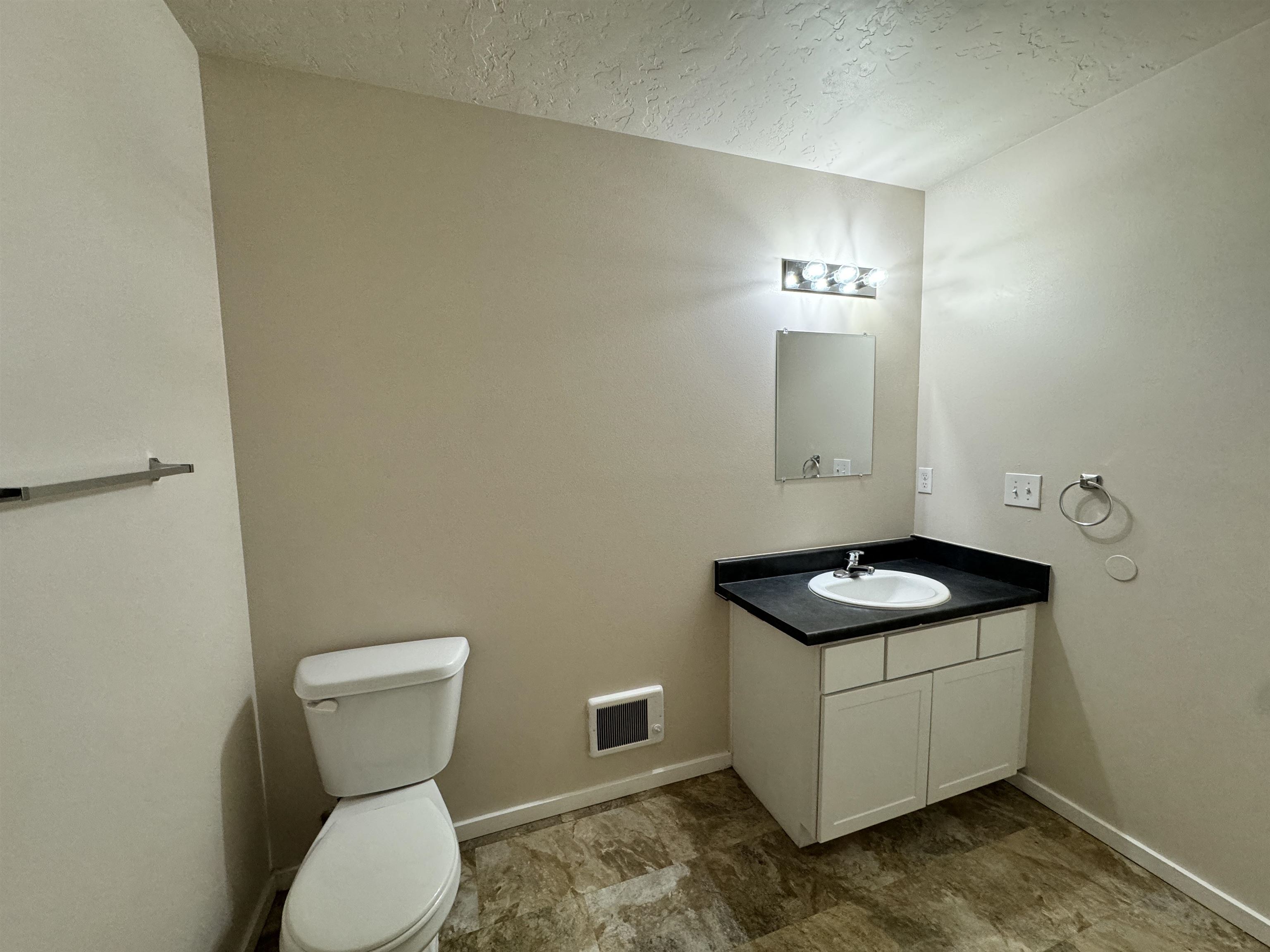 308 West 3rd Street Cheney, WA 99004 - Photo 12 of 46