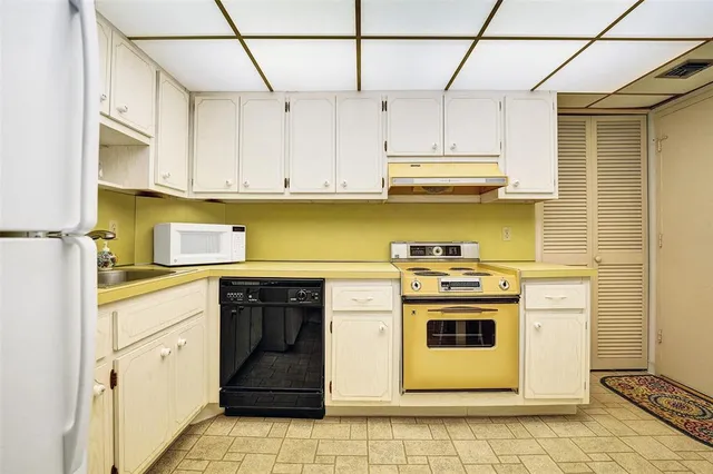 $469,000 | 405 North Ocean Boulevard, Unit 623, Pompano Beach, FL 33062