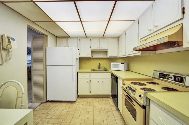 $469,000 | 405 North Ocean Boulevard, Unit 623, Pompano Beach, FL 33062