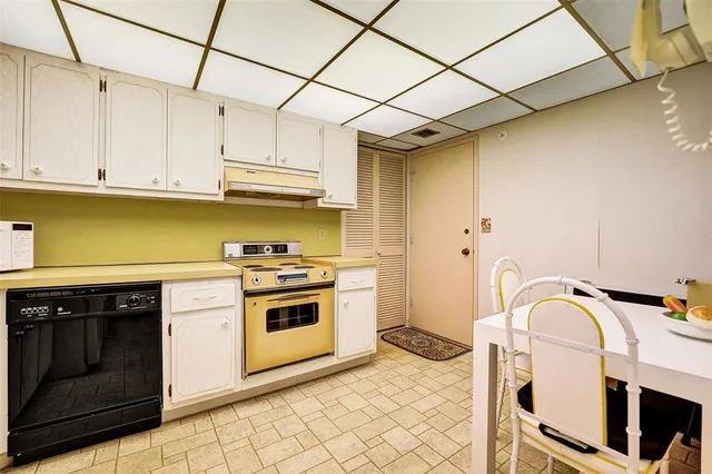 $469,000 | 405 North Ocean Boulevard, Unit 623, Pompano Beach, FL 33062