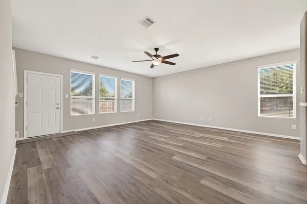 $2,300 | 2810 Meadowbrook Lane, Rosenberg, TX 77471